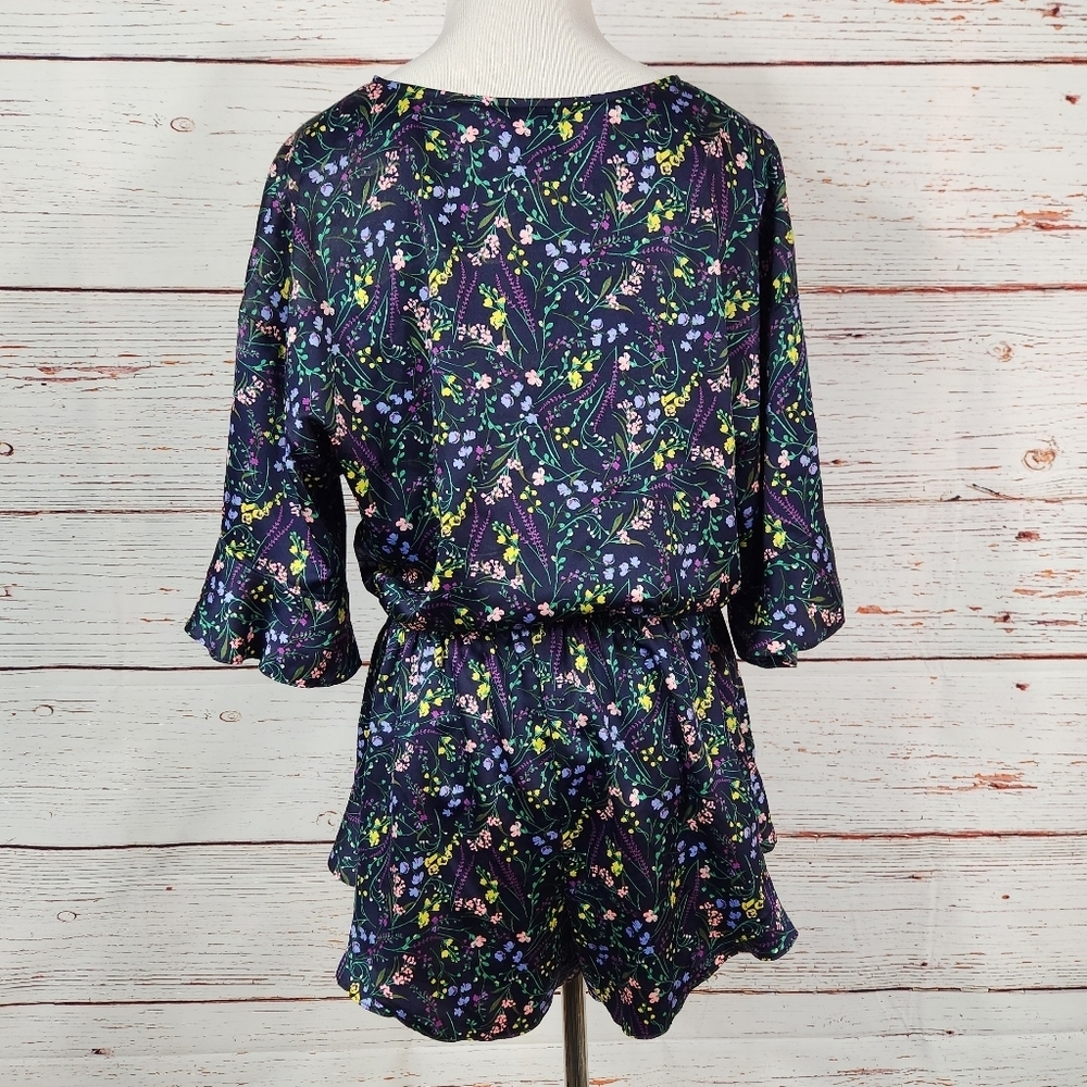 VICTORIA'S SECRET Floral V Neck Romper Pajamas Size Medium - Picture 5 of 8